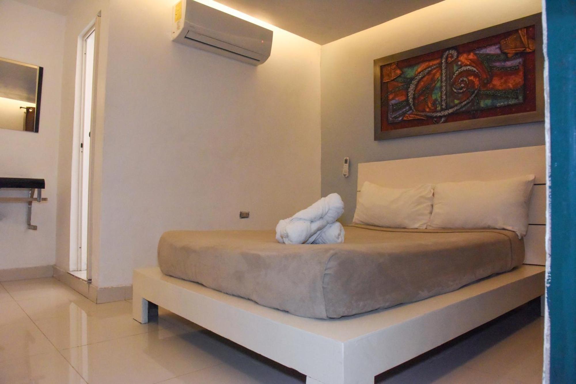Hostel Gato Colonial ซานโตโดมิงโก ภายนอก รูปภาพ